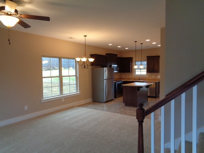 Building Photo - 4395 Ridgemont Cir