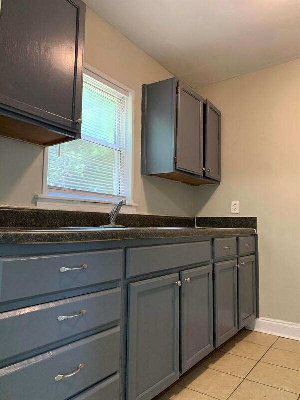 Building Photo - 131 N Smallwood Pl