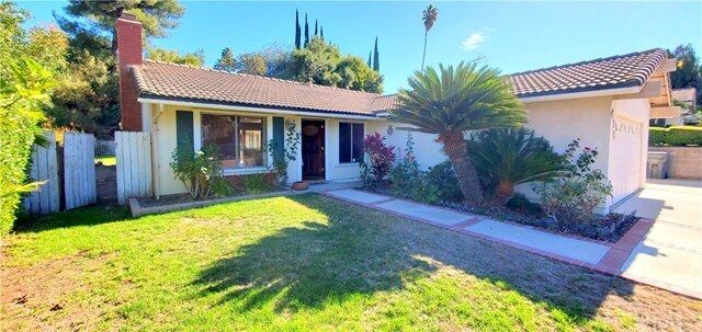 Foto del edificio - 410 N Prospectors Rd