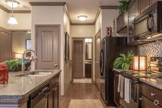 2 BR, 2 BA - 1053 SF - The Live Oak - The Woodlands Lodge