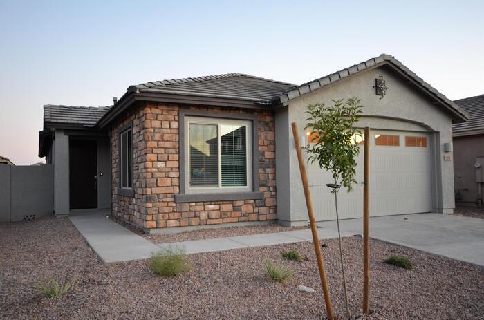 Primary Photo - 319 Pinnacle Ridge Dr