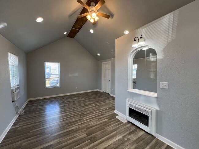 Building Photo - 1 Bedroom/1 Bathroom Washington Home For L...