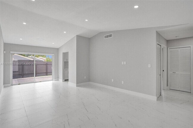 Foto del edificio - 5314 SW 140th Pl