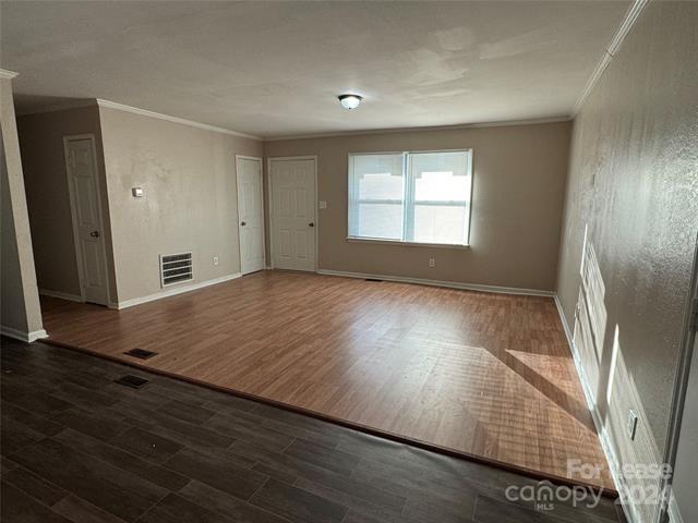 Foto del edificio - 630 Dundeen Dr