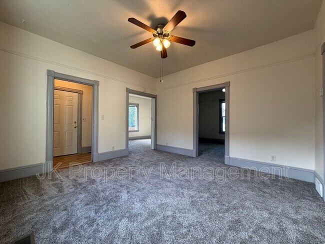 Foto del edificio - 613 8th Ave S