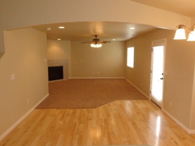Building Photo - 7545 Levi Ln