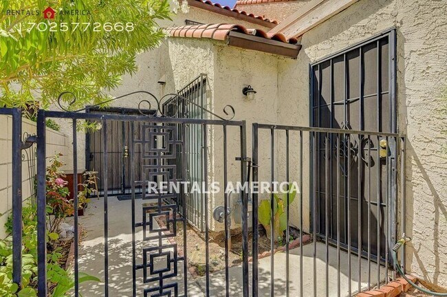 Foto del edificio - 3385 Duece St