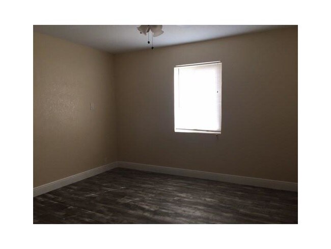 Building Photo - 609 NW 15th Ave