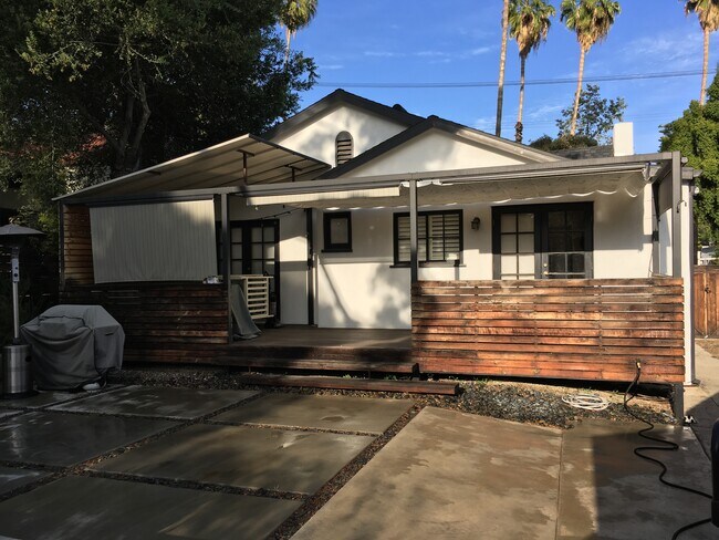 full rear deck out to paved area - 1475 Mar Vista Ave