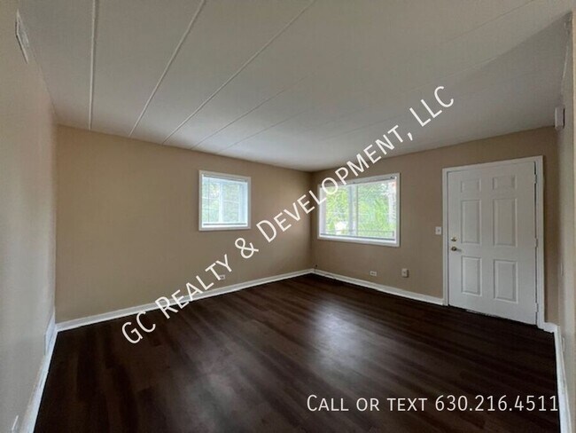Building Photo - ***SECOND FLOOR - WEST CHICAGO LOCATION / ...