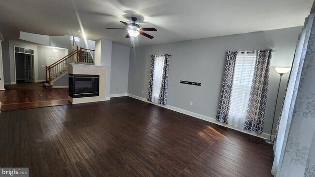 Foto del edificio - 14321 Bakerwood Pl
