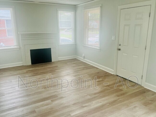Foto del edificio - 8030 Hawthorne St