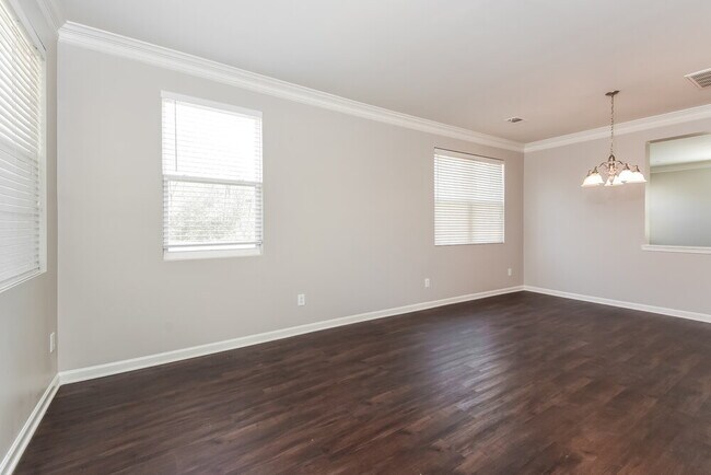 Foto del edificio - 2722 Groovers Lake Point