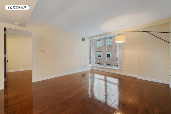 Foto del edificio - 462 W 58th St