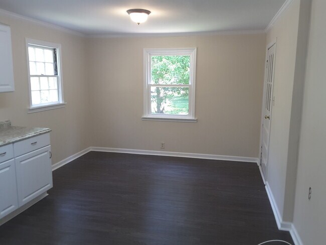 Building Photo - Charming 3 bedroom / 1 bath home
