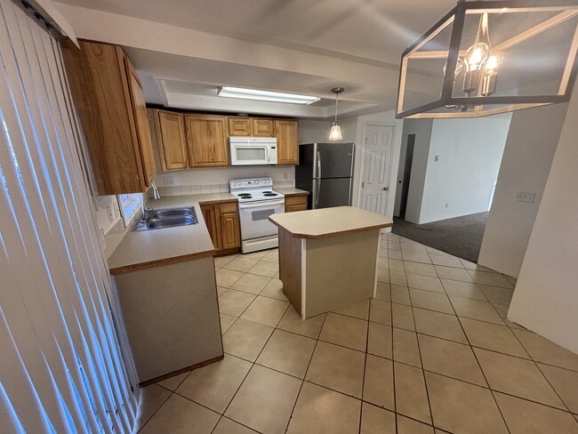 Kitchen - 1515 W Casino Rd