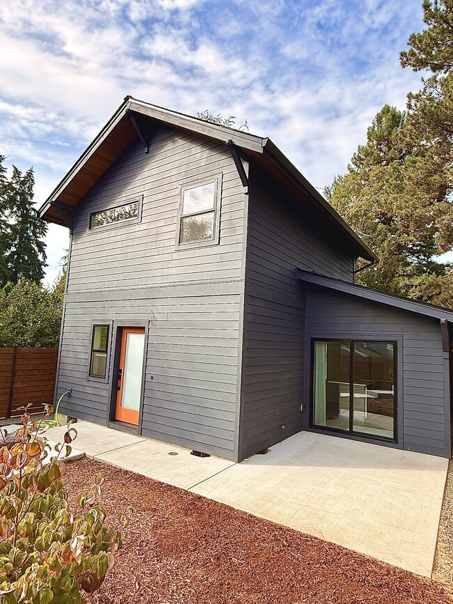 Full house (awning to be installed) - 7419 SW 36th Ave
