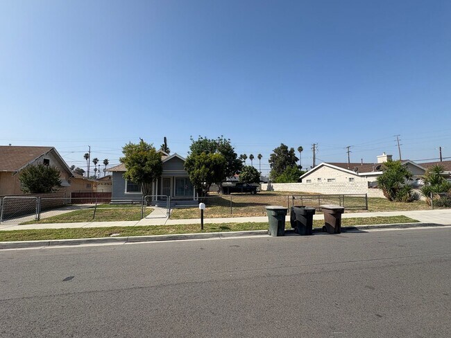 Foto del edificio - Gorgeous 4 bedroom with HUGE Lot in Colton...