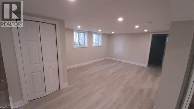 Building Photo - 160 Macassa Ave