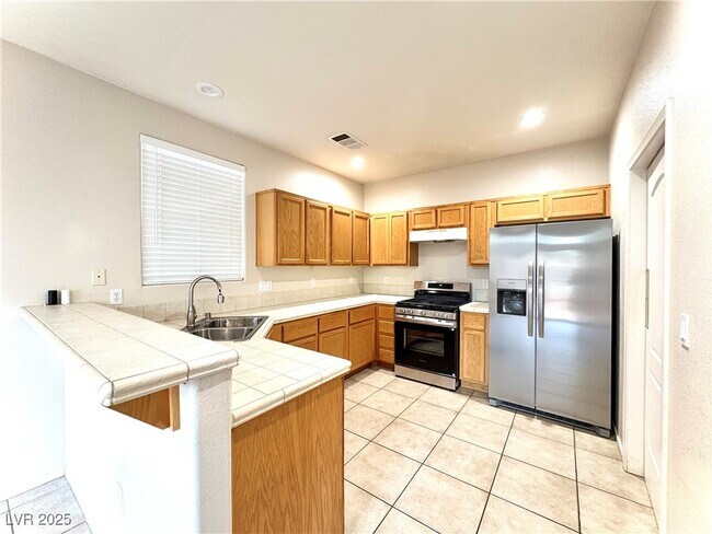 Foto del edificio - 7279 Twin Maples Ct