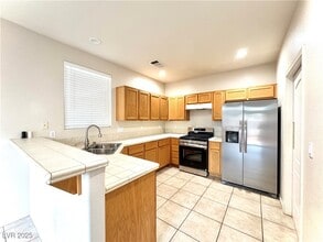 Building Photo - 7279 Twin Maples Ct