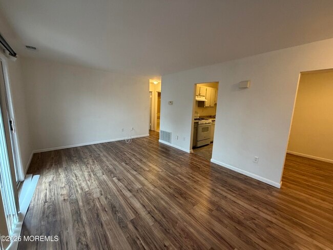 Building Photo - 609 16th Ave