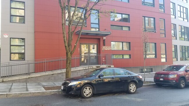 Foto del edificio - 2337 Champlain St NW