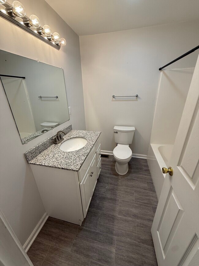 Foto del edificio - 305 W Seminary St