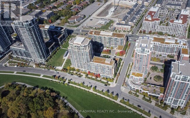 Photo du bâtiment - 18 Uptown Dr