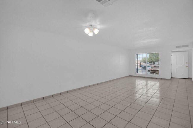 Building Photo - 7136 Portugal Dr