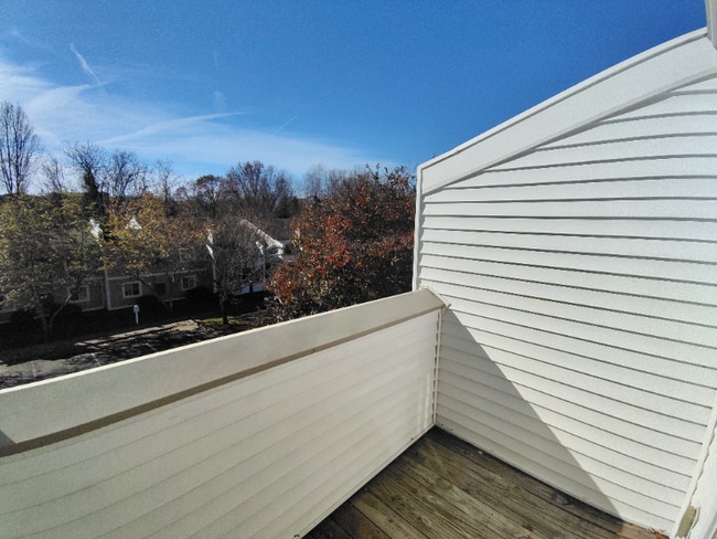 Building Photo - 600 Reusens Rd