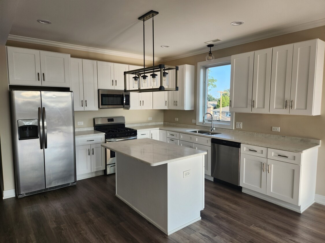 Kitchen - 2725 Budd St