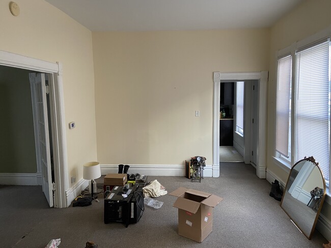 Building Photo - 1603 W Ayres Ave