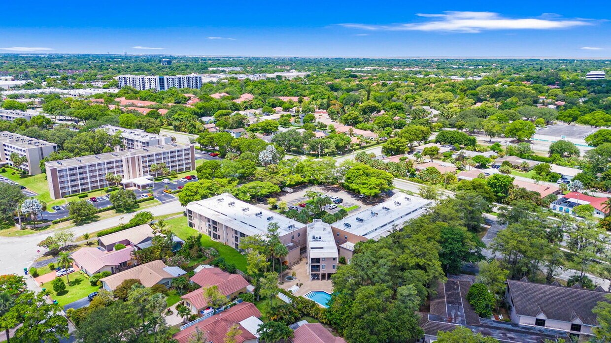 Foto principal - 8777 Shadow Wood Blvd