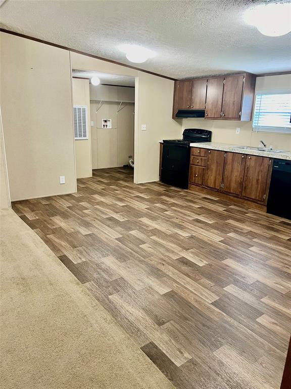 Foto del edificio - 24418 Tree Ln