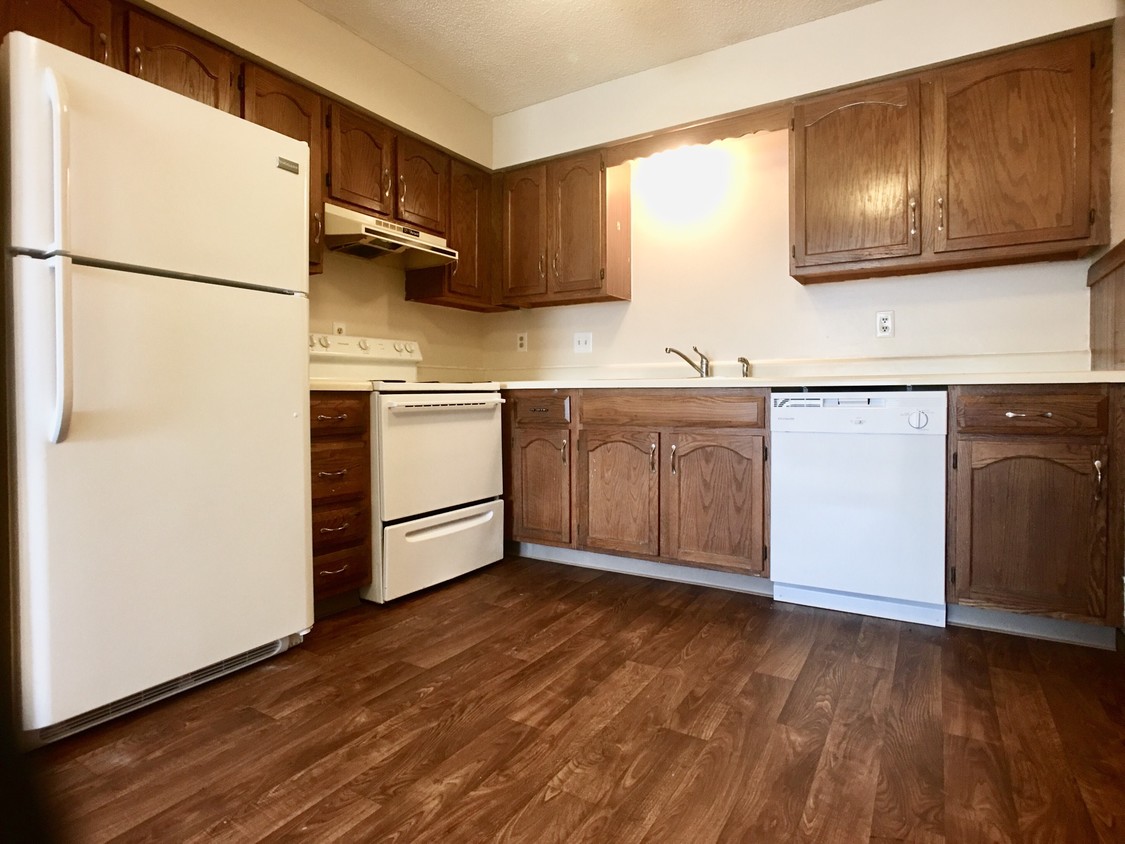 Primary Photo - 10 N Poe St