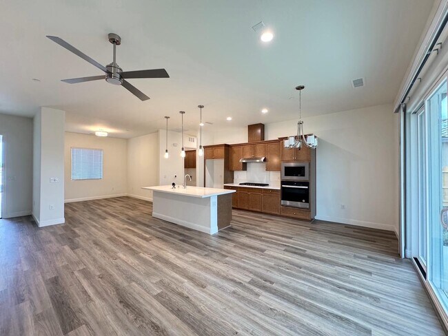 Foto del edificio - 2042 Daffodil St