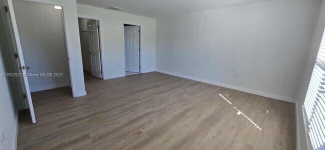 Foto del edificio - 1509 Sara Ave S