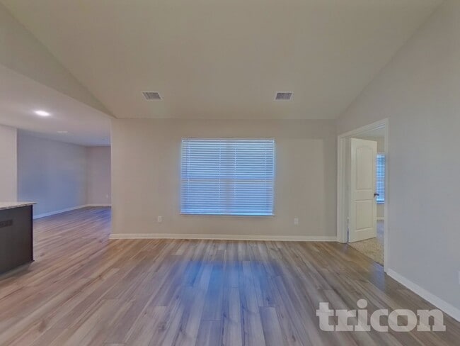 Building Photo - 144 Bandana Cir