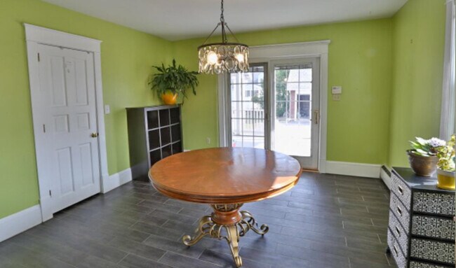 Building Photo - 230 Butler St