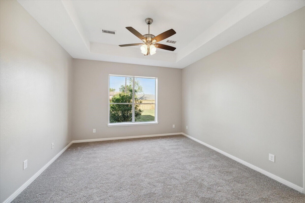 Foto del edificio - 4911 Tallow Cove Dr