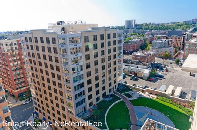 Building Photo - 1410 Hudson St