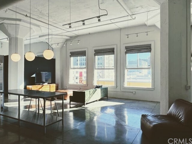 Foto del edificio - 115 W 4th St