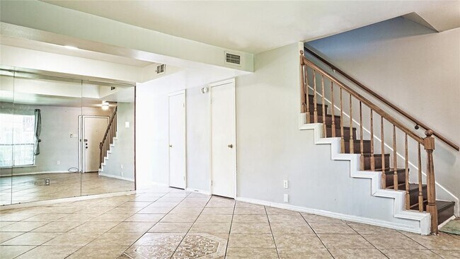 Building Photo - 6609 Wanda Ln