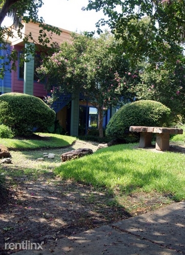 Building Photo - 2828 Rogerdale Rd
