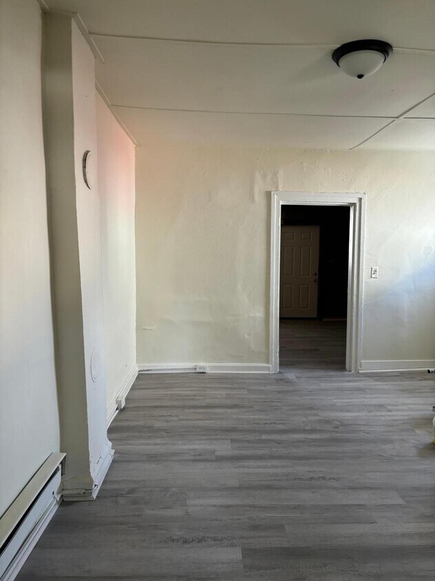 Foto principal - 844 Commerce St