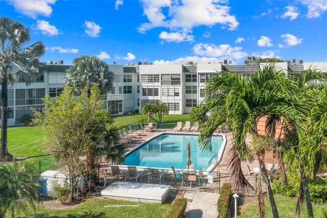 Building Photo - 6600 Royal Palm Blvd