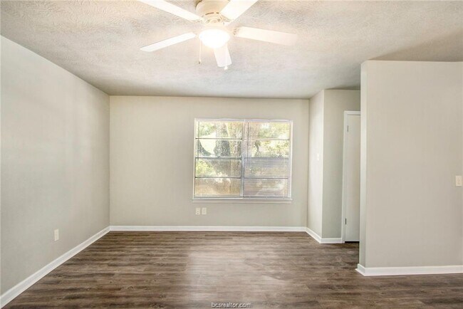 Foto del edificio - 3800 E 29th St