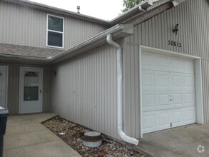 Building Photo - 10613 N Locust Ct