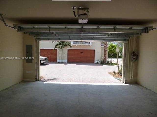 Building Photo - 4750 Sierra Ln